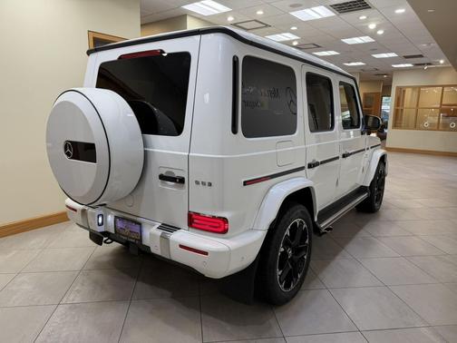 MANUFAKTUR Moonlight White Metallic 2024 Mercedes-Benz AMG G 63 4MATIC