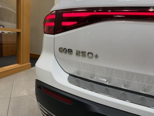 2024 Mercedes-Benz EQB 250 Base