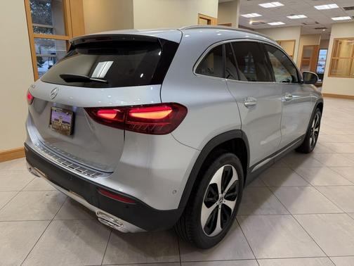 2025 Mercedes-Benz GLA 250 4MATIC