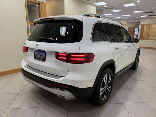 Polar White 2025 Mercedes-Benz GLB 250 Base