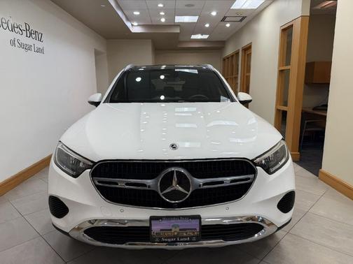 Polar White 2025 Mercedes-Benz GLC 300 Base
