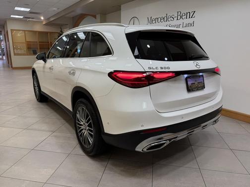 Polar White 2025 Mercedes-Benz GLC 300 Base