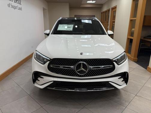 Polar White 2026 Mercedes-Benz GLC 300 Base