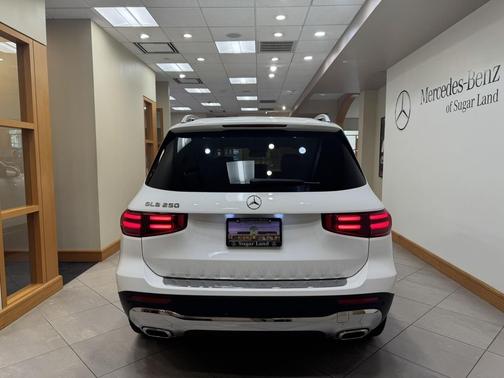 Polar White 2025 Mercedes-Benz GLB 250 Base