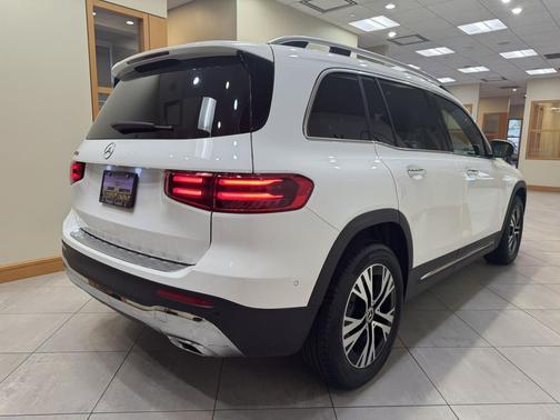 Polar White 2025 Mercedes-Benz GLB 250 Base