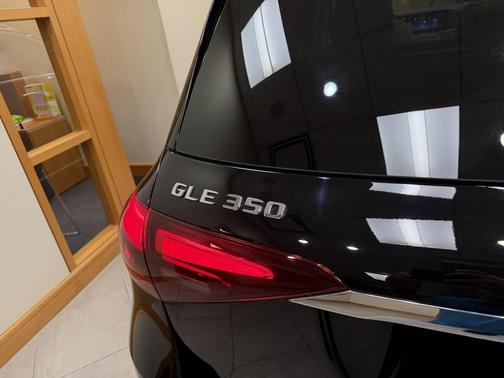 Black 2026 Mercedes-Benz GLE 350 4MATIC