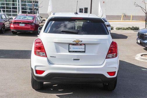 Summit White 2022 Chevrolet Trax LS