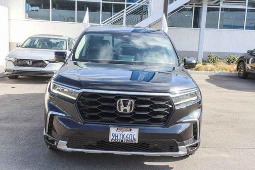 Crystal Black Pearl 2023 Honda Pilot 2WD EX-L 7 Passenger
