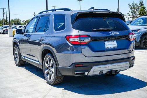 2025 Honda Pilot Touring 8-Passenger