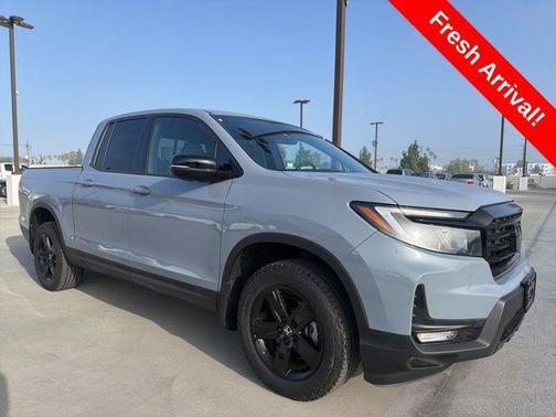 Sonic Gray Pearl 2023 Honda Ridgeline Black