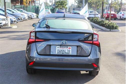 2021 Toyota Prius LE