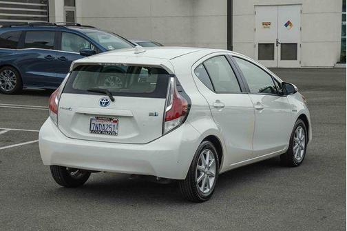 Moonglow 2015 Toyota Prius c Four