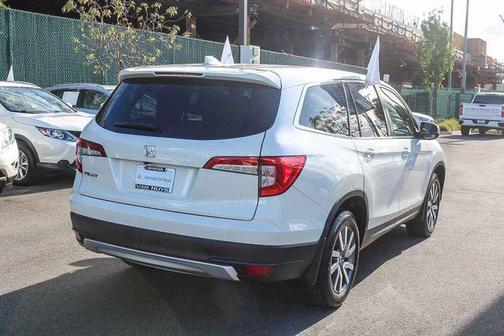 White Diamond Pearl 2019 Honda Pilot EX