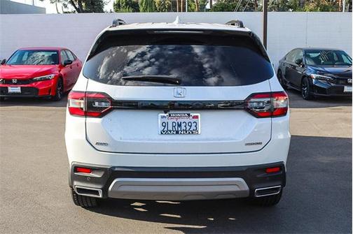 2023 Honda Pilot Touring 8-Passenger