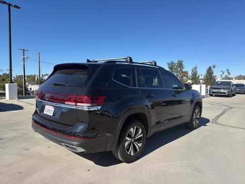 2024 Volkswagen Atlas 2.0T SE