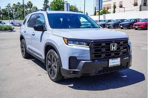Sonic Gray Pearl 2026 Honda Pilot Black Edition