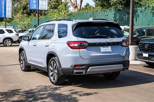 2025 Honda Pilot Touring 8-Passenger