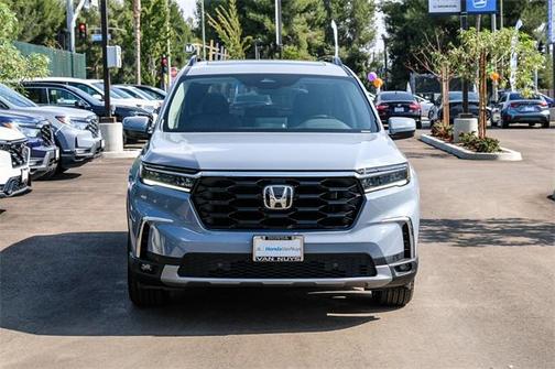 2025 Honda Pilot Touring 8-Passenger