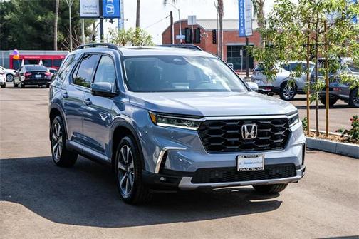 2025 Honda Pilot Touring 8-Passenger