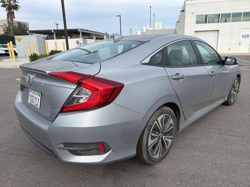 Lunar Silver Metallic 2017 Honda Civic EX-L