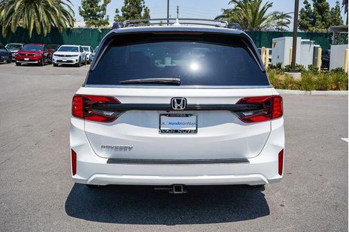 Platinum White Pearl 2026 Honda Odyssey EX-L