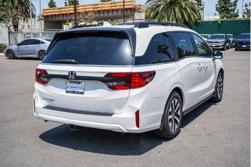 Platinum White Pearl 2026 Honda Odyssey EX-L