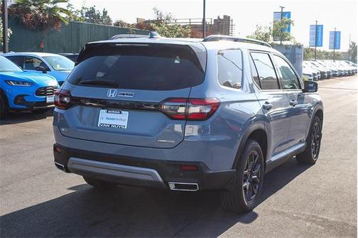 2025 Honda Pilot Touring 8-Passenger