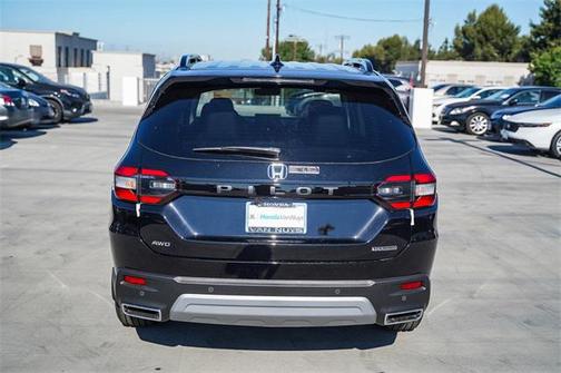 2025 Honda Pilot Touring 8-Passenger