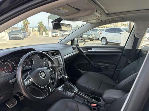 2017 Volkswagen Golf Alltrack TSI SE
