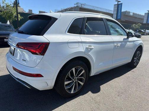 Ibis White 2021 Audi Q5 45 Premium Plus
