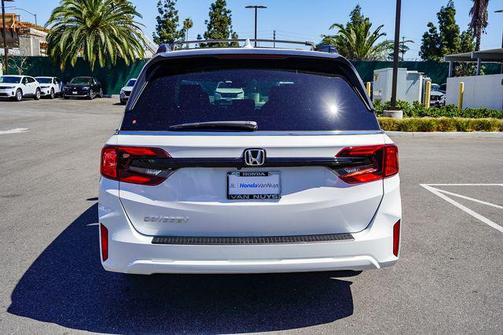 Platinum White Pearl 2026 Honda Odyssey EX-L