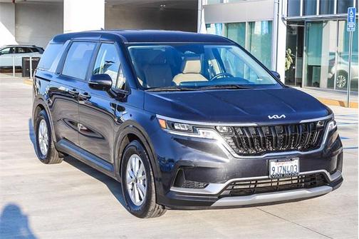 2024 Kia Carnival LX