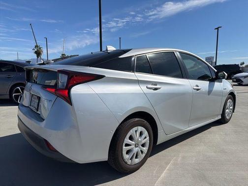 2022 Toyota Prius LE