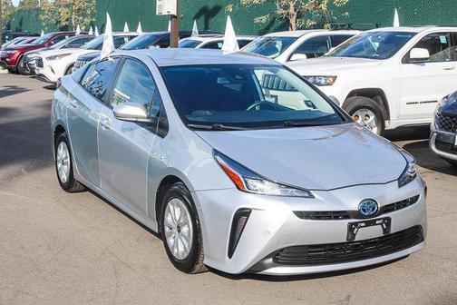 2022 Toyota Prius LE