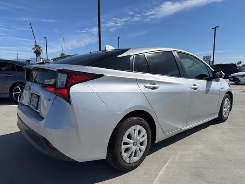 2022 Toyota Prius LE