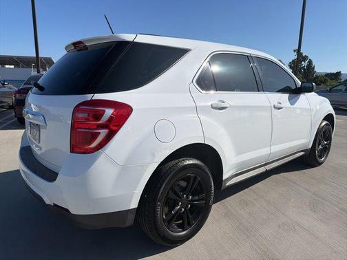 Summit White 2017 Chevrolet Equinox LS