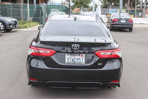 2020 Toyota Camry SE