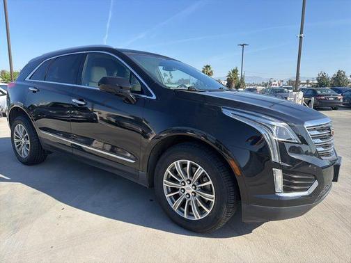 Stellar Black Metallic 2018 Cadillac XT5 Luxury