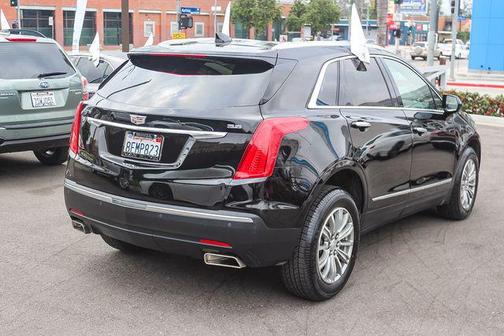 Stellar Black Metallic 2018 Cadillac XT5 Luxury