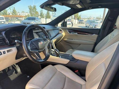 Stellar Black Metallic 2018 Cadillac XT5 Luxury