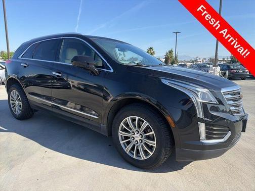 Stellar Black Metallic 2018 Cadillac XT5 Luxury