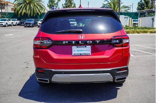 Radiant Red Metallic II 2026 Honda Pilot EX-L