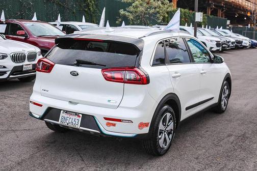 Snow White Pearl 2019 Kia Niro EX