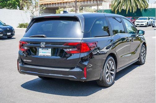 Crystal Black Pearl 2026 Honda Odyssey EX-L