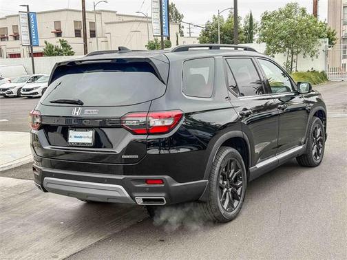 2025 Honda Pilot Touring 8-Passenger