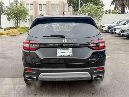 2025 Honda Pilot Touring 8-Passenger