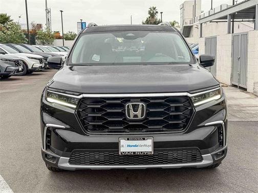 2025 Honda Pilot Touring 8-Passenger
