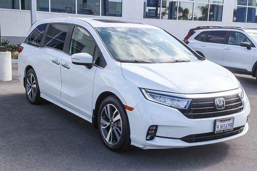 Platinum White Pearl 2024 Honda Odyssey Touring
