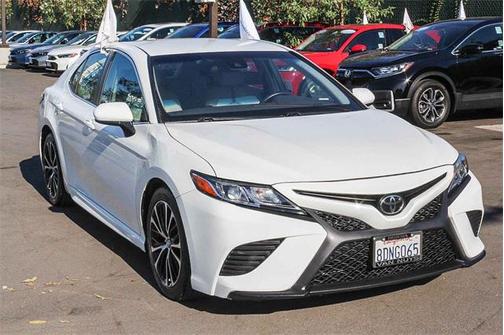 2018 Toyota Camry SE