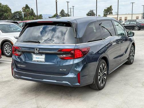Smoke Blue Pearl 2026 Honda Odyssey Elite